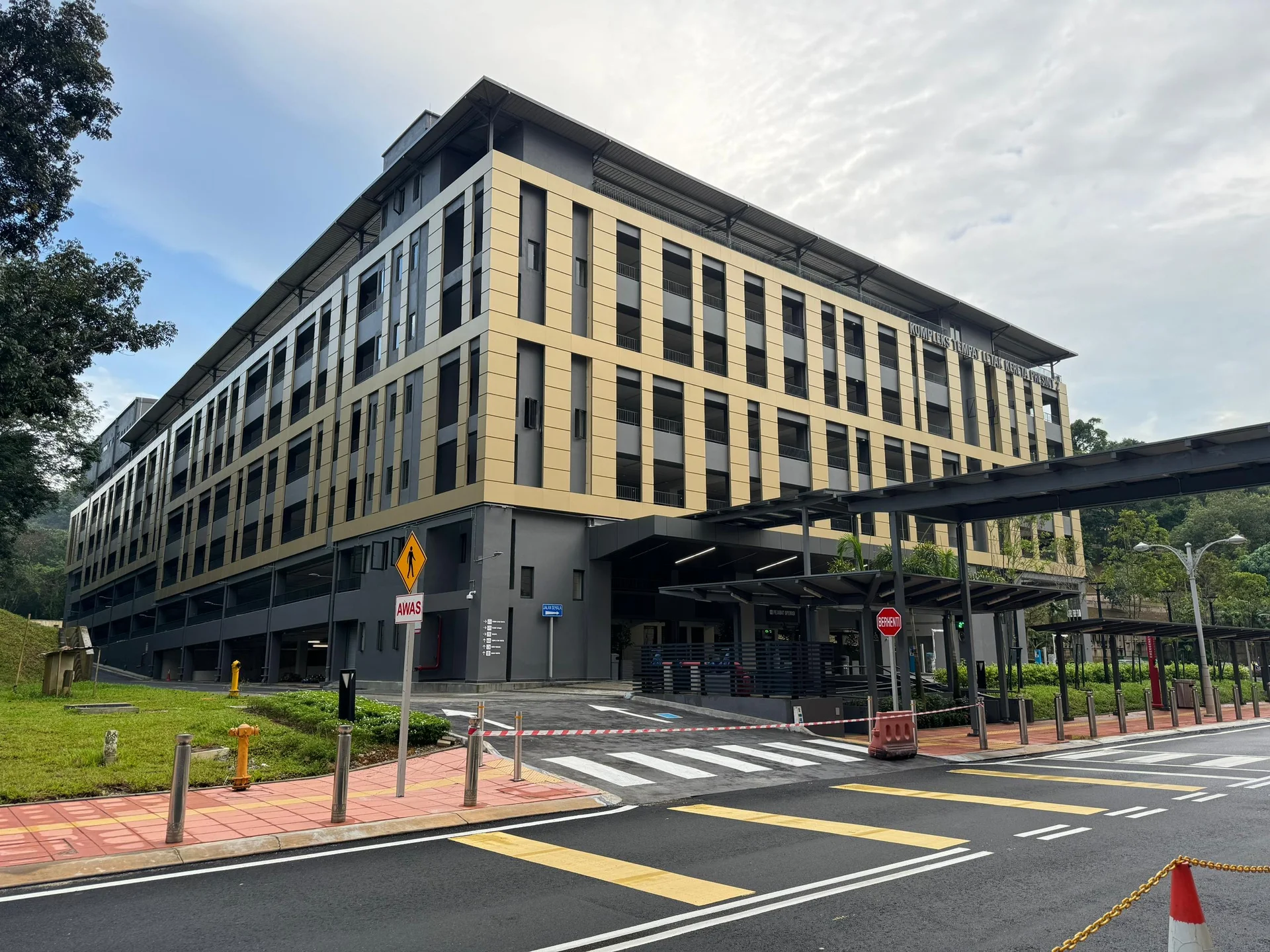 Tempat Letak Kereta Presint 2 gallery image 2