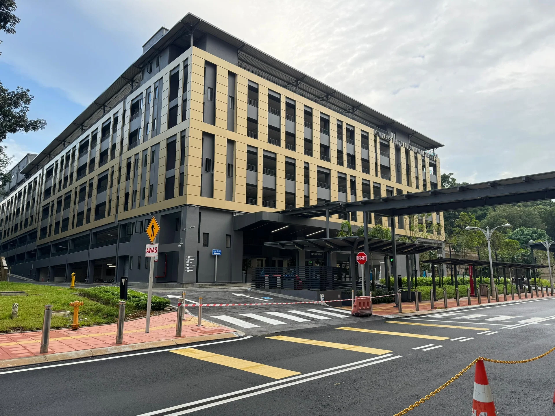 Tempat Letak Kereta Presint 2 gallery image 3