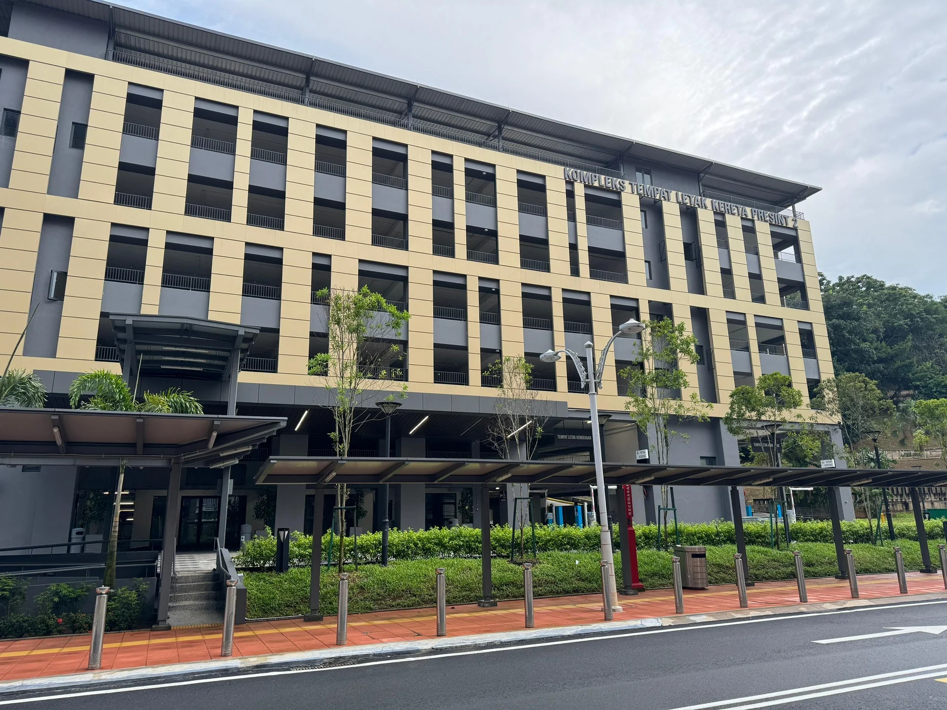 Tempat Letak Kereta Presint 2 gallery image 4