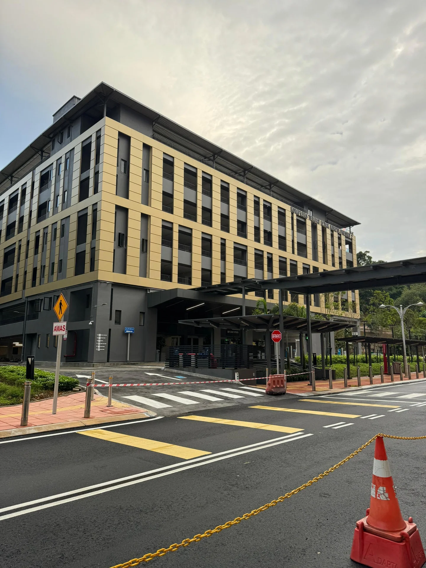 Tempat Letak Kereta Presint 2 gallery image 5