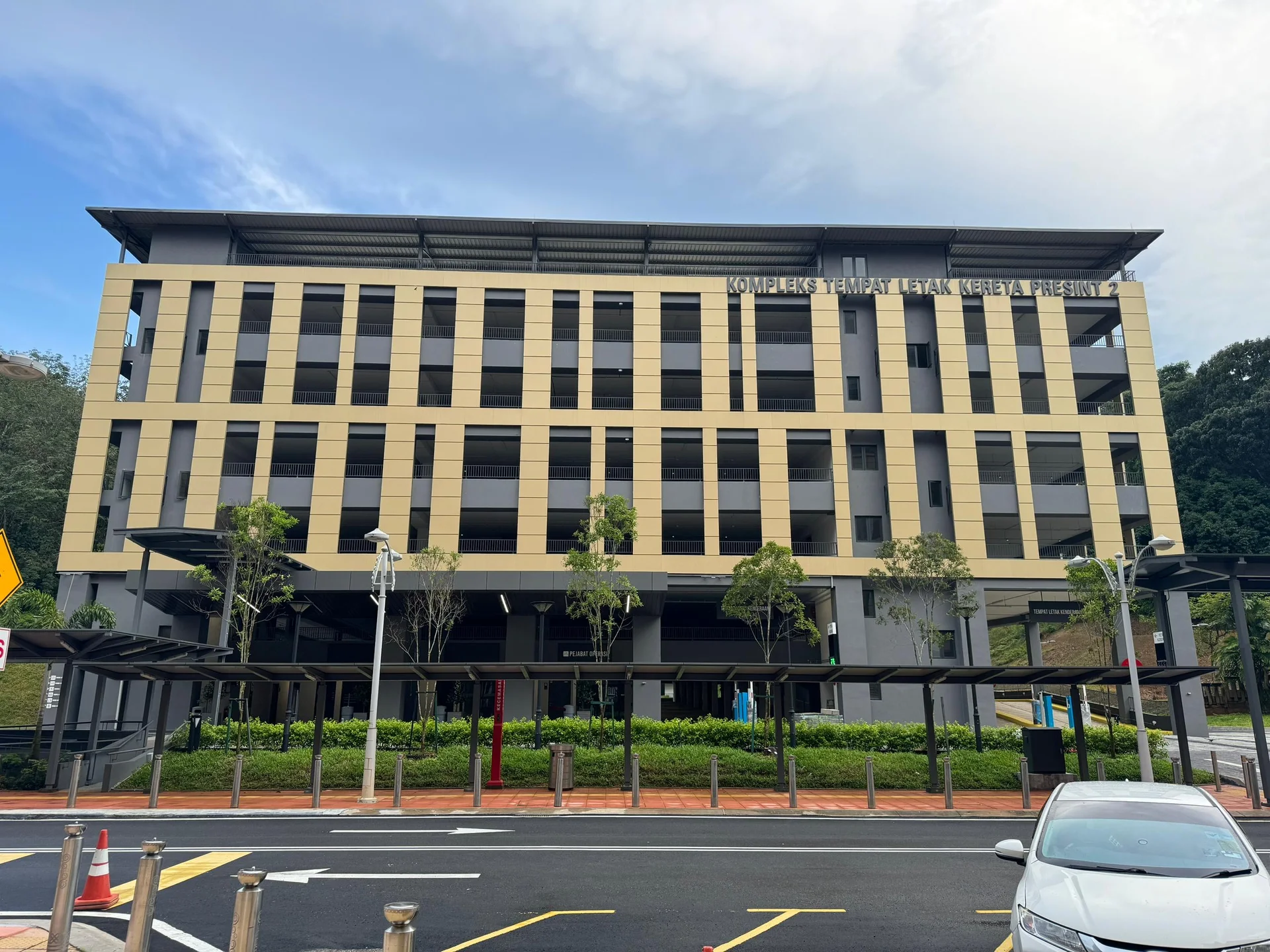 Tempat Letak Kereta Presint 2 gallery image 6