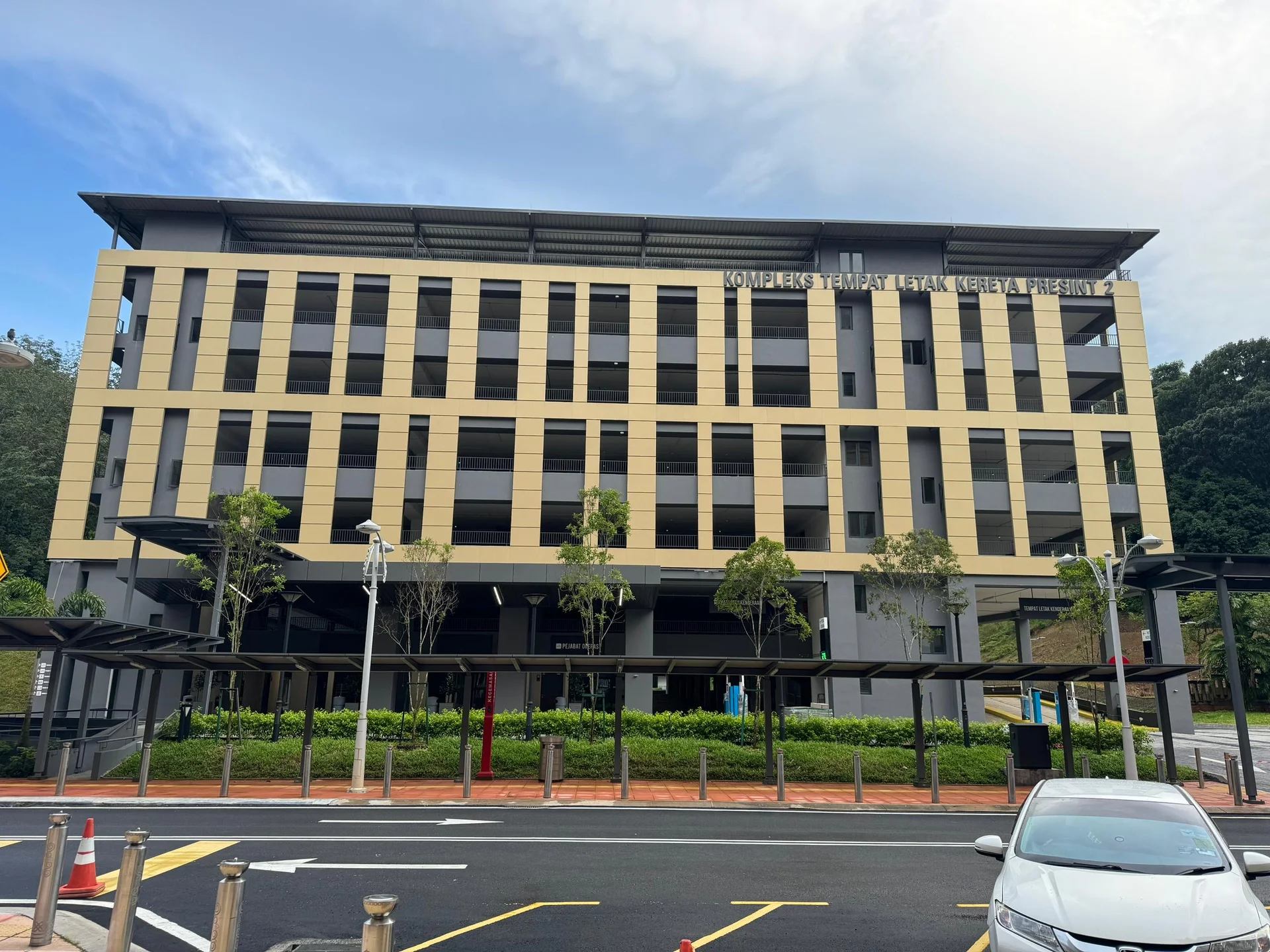 Tempat Letak Kereta Presint 2 gallery image 7