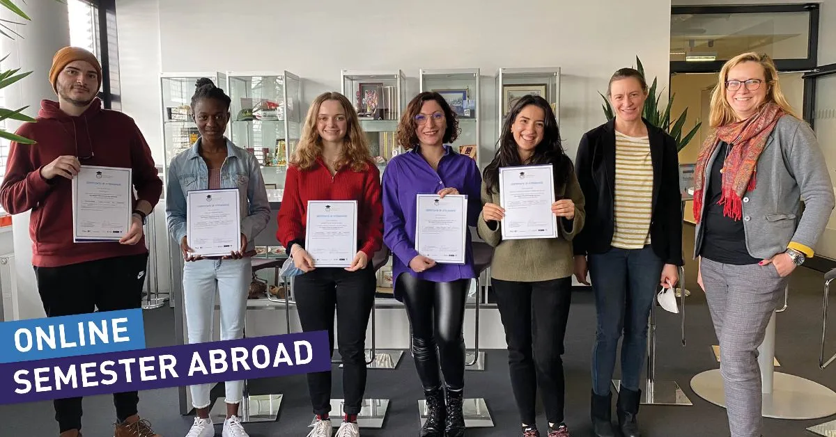 Post Image: HSRW students receive the VE certificates