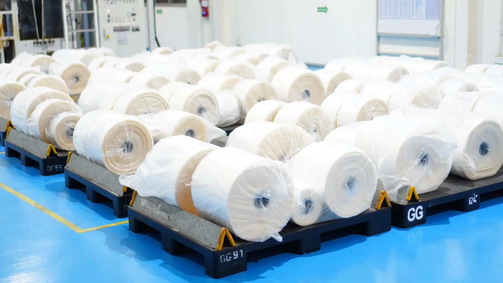 Gravure printing machine producing custom multi-colour PP packaging rolls