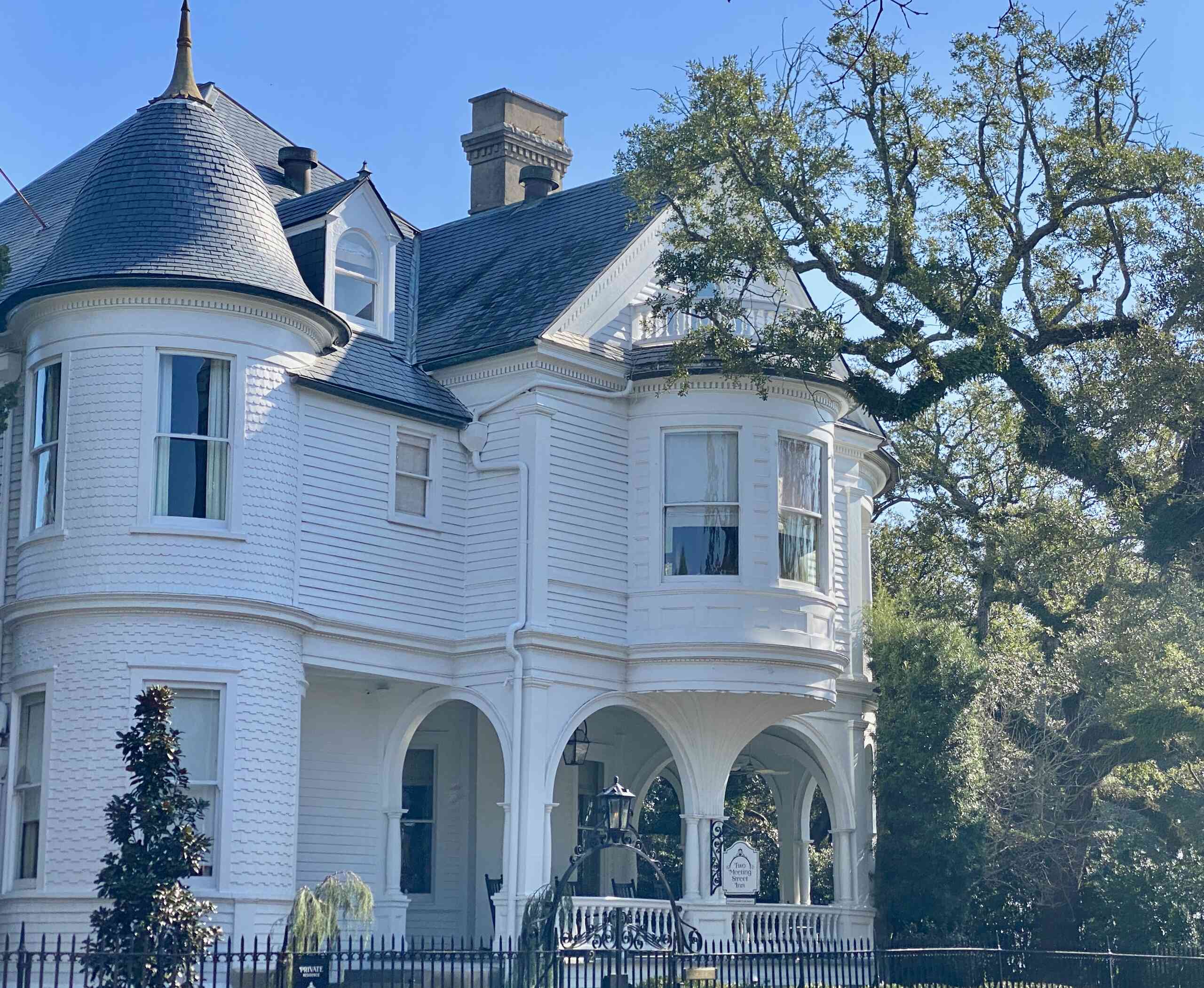 Most of these homes were located on the Ashley River which flows into the Atlantic Ocean.