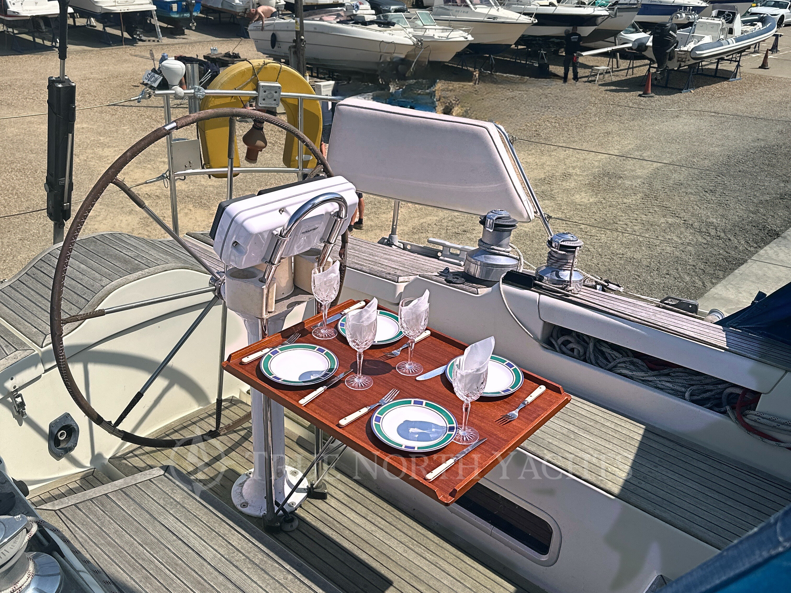 Cockpit table