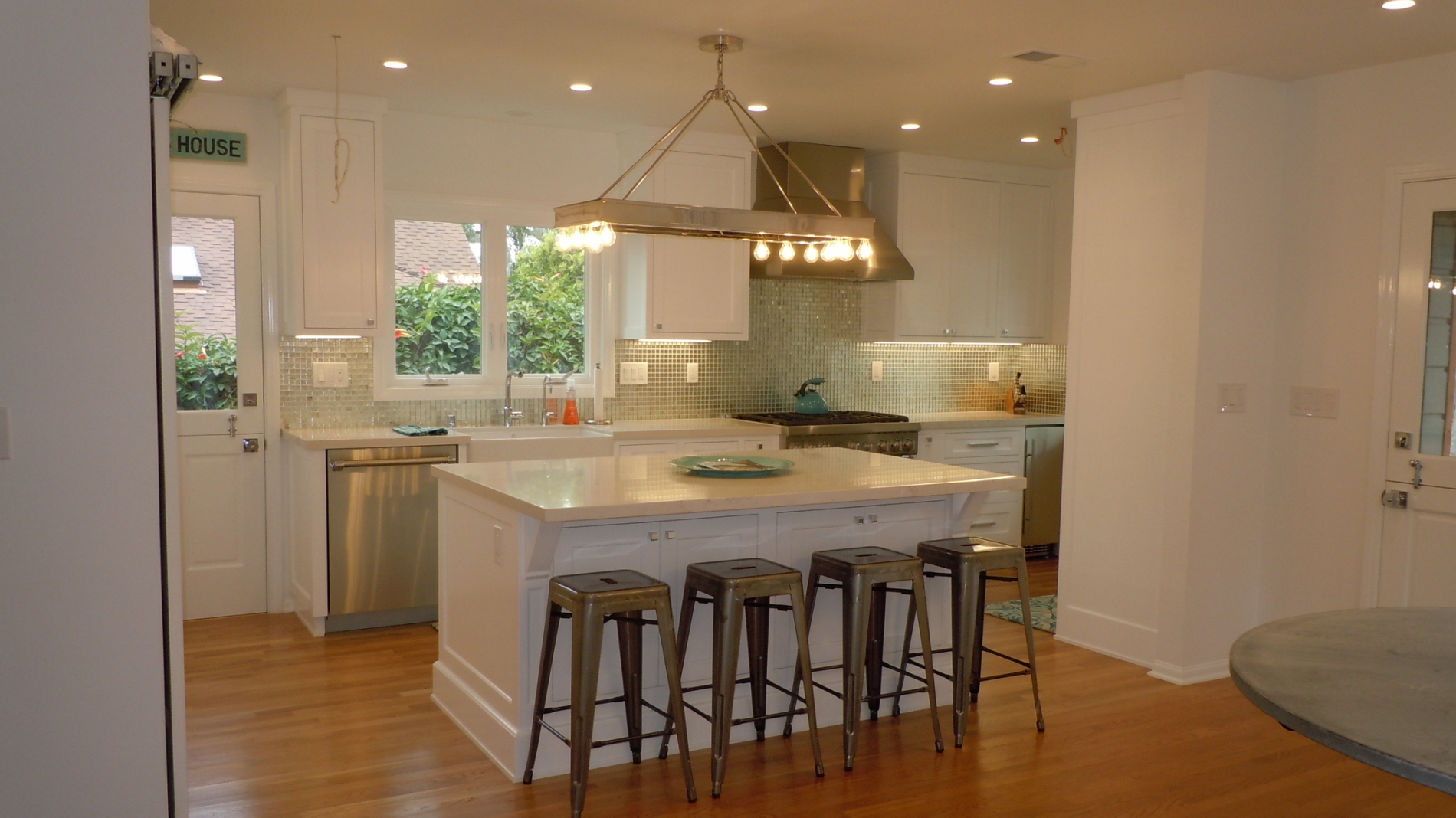 Laurel Avenue, a kitchen remodel in Manhattan Beach