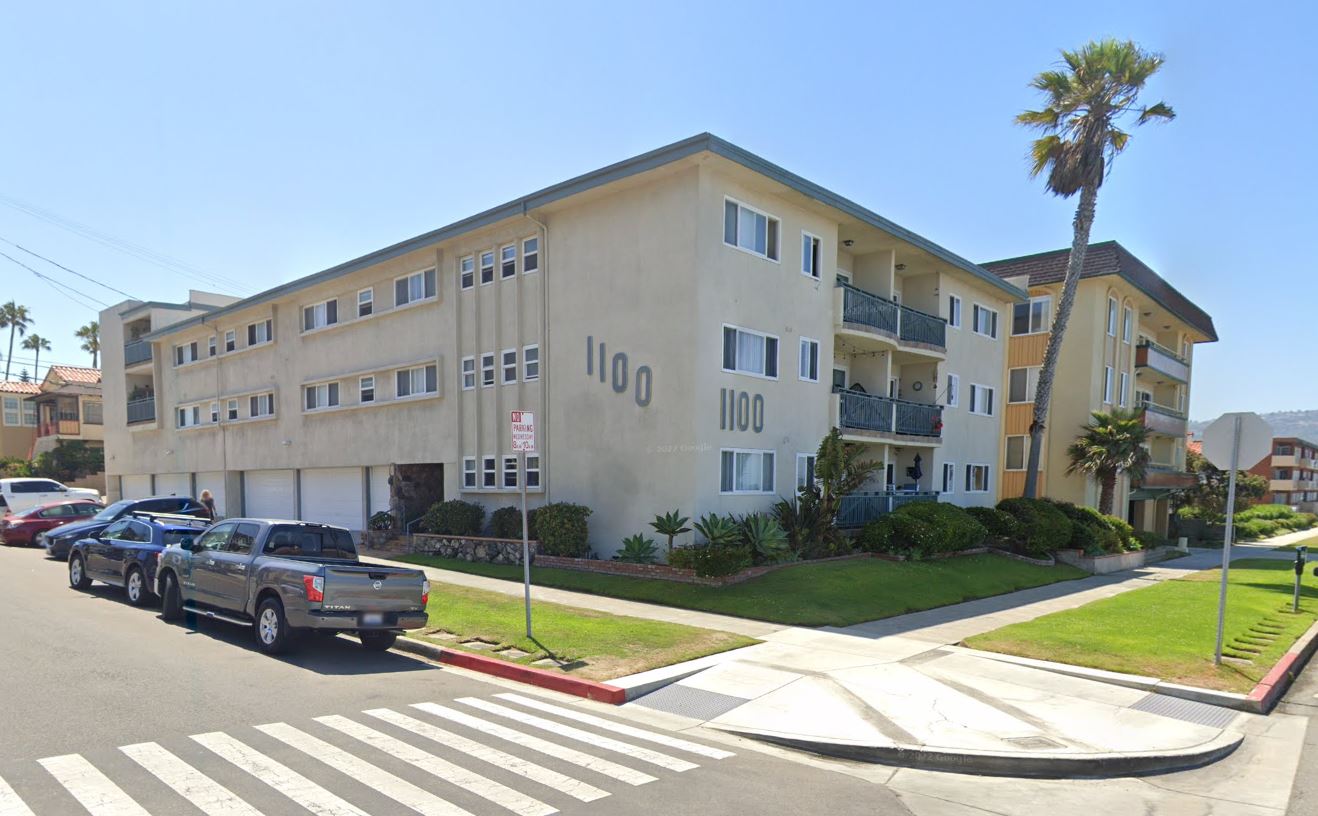 A three-story apartment building in Redondo Beach