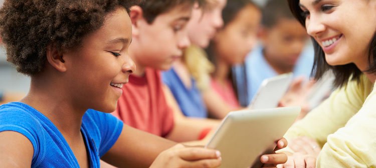 La gamificación y el aprendizaje basado en juegos pueden mejorar los resultados de aprendizaje, según estudio.