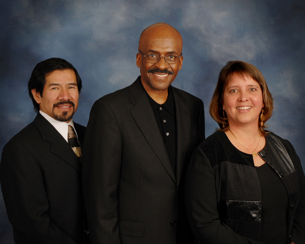 The pastors of Nueva Vida Norristown New Life